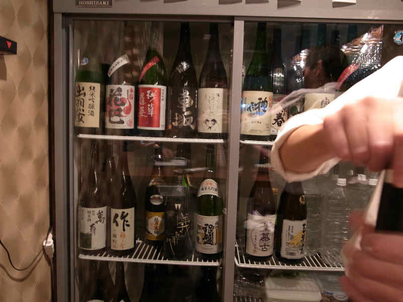 名古屋栄の立ち飲み日本酒Bar八咫(やた)の利き酒コース1時間1500円がお得でおいしいのでおすすめ！ (2)