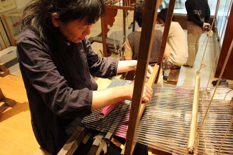 裂き織り体験教室で学ぶ「機織り機の仕組み」 (10)