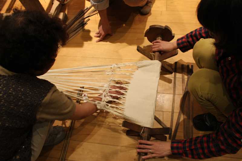 裂き織り体験教室で学ぶ「機織り機の仕組み」 (24)