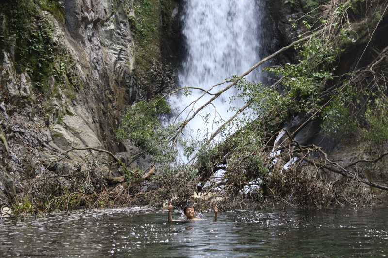 愛知県新城市作手の「鳴沢の滝」までサイクリングして泳いでみた！ (9)