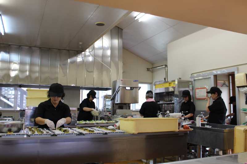 廃校である旧菅守小にオープンした「つくで田舎レストランすがもり」で四季御膳を食べてきました！ (6)
