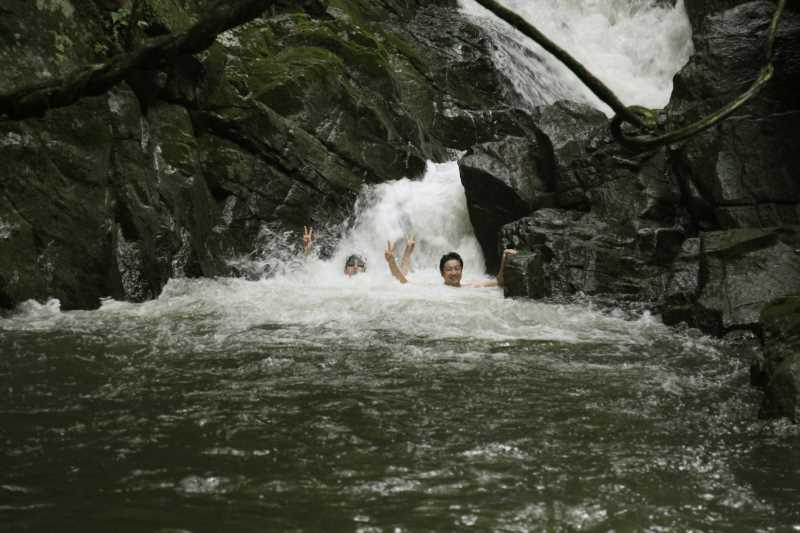 愛知県新城市作手の「保永の三滝」の滝つぼで泳いでみた！［動画あり］ (7)