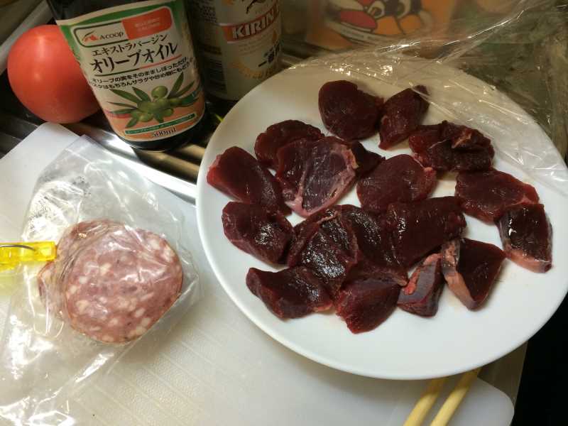 野生の鹿肉と猪肉のボロニアソーセージを食べてみた［ジビエ肉］ (3)