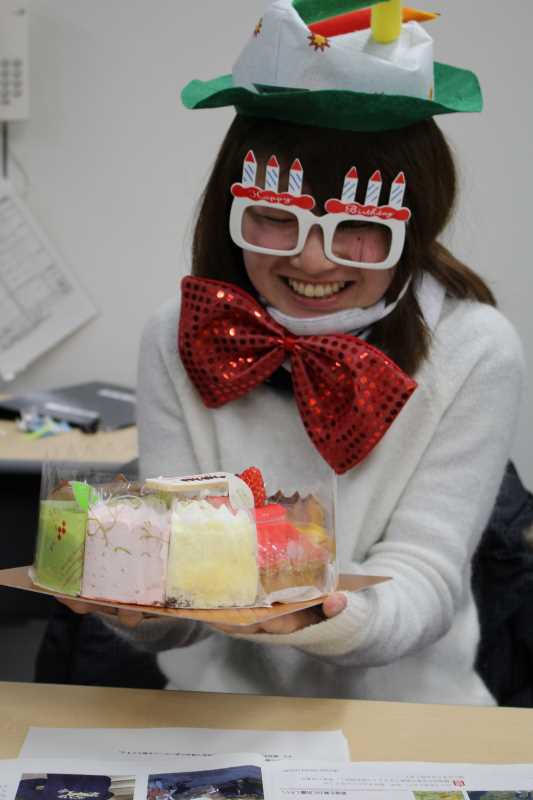 誕生日ケーキをカートケーキのピースを並べてホールするという発想 (3)