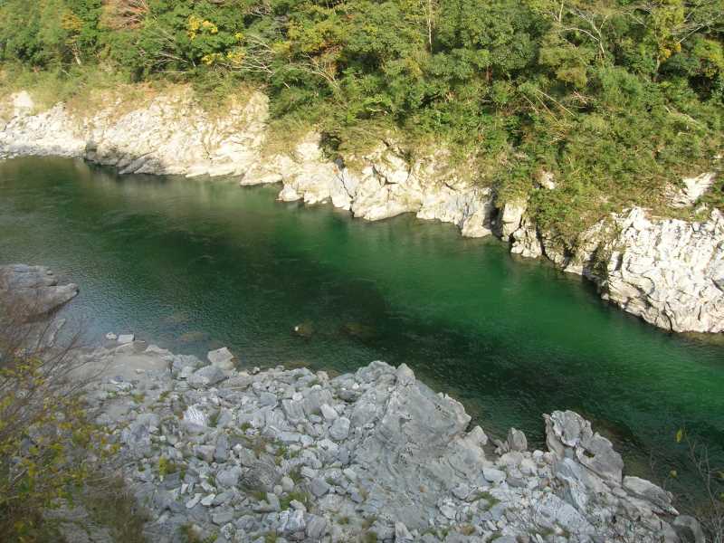 高知の吉野川を8年ぶりに見て、大学時代の四国カヌーツーリングを思い出した。カヌーよもやま話。