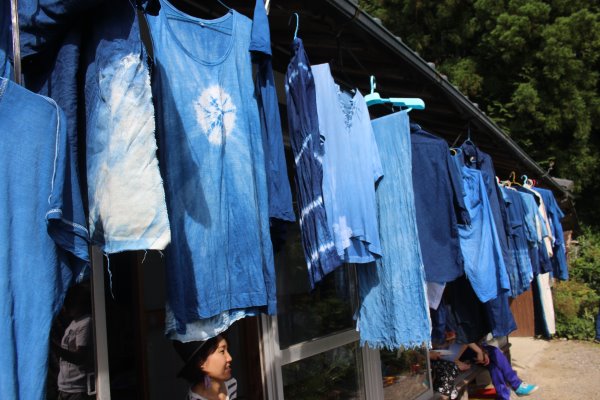 藍染めのワークショップを開催したよ。衣食住の衣のワークショップって珍しいのかも。 (14)
